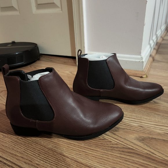 Maroon Chelsea Boots - Picture 1 of 5